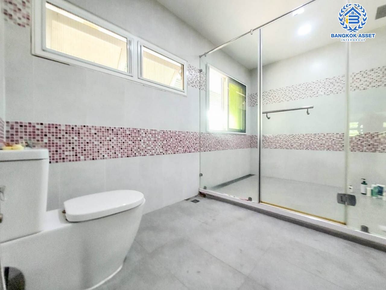 *****บ้านเดี่ยวมือสอง ม.ชวนชื่นพาร์ควิลล์ กาญจนาภิเษก หลังมุม บนเนื้อที่ 211 ตร.ว. ฟังก์ชันพร้อม 6 ห้องนอน 4 ห้องน้ำ 4 ที่จอดรถ บนทำเลศักยภาพติดถนน เชื่อมต่อถนนกาญจนาภิเษก, ถนนสิรินธร, ถนนบรมราชชนนี ใกล้เซ็นทรัลปิ่นเกล้า